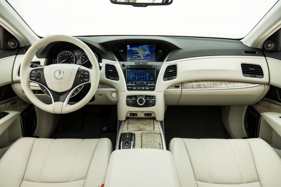 Торпедо Acura RLX Sport Hybrid SH-AWD 2017 года  (фото 25 из 52)